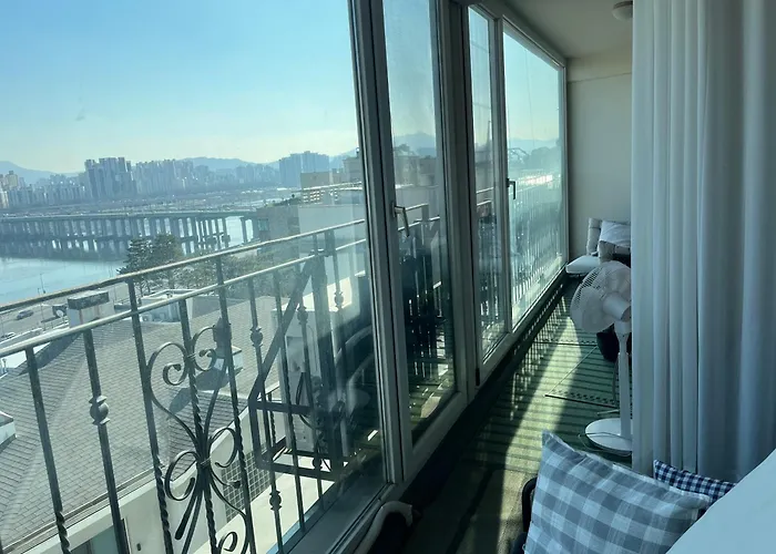 Un Village With River View, Seoul, Free Parking, Hannam *