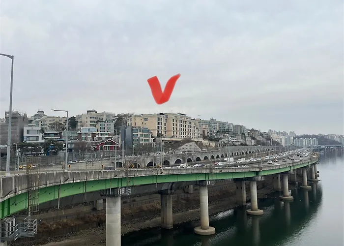 Un Village With River View, Seoul, Free Parking, Hannam Apartment *