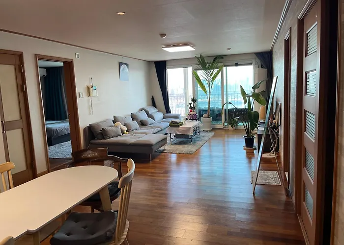 Un Village With River View, Seoul, Free Parking, Hannam Apartment *