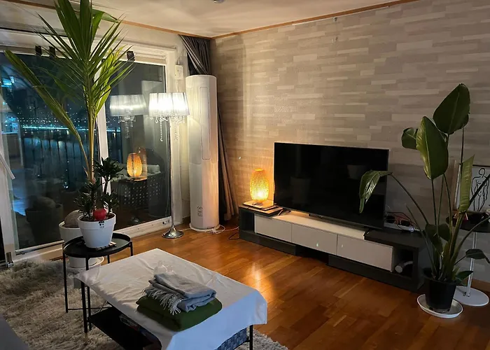 Un Village With River View, Seoul, Free Parking, Hannam Apartment