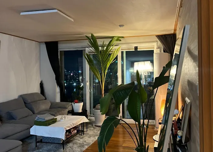 Un Village With River View, Seoul, Free Parking, Hannam Apartment *